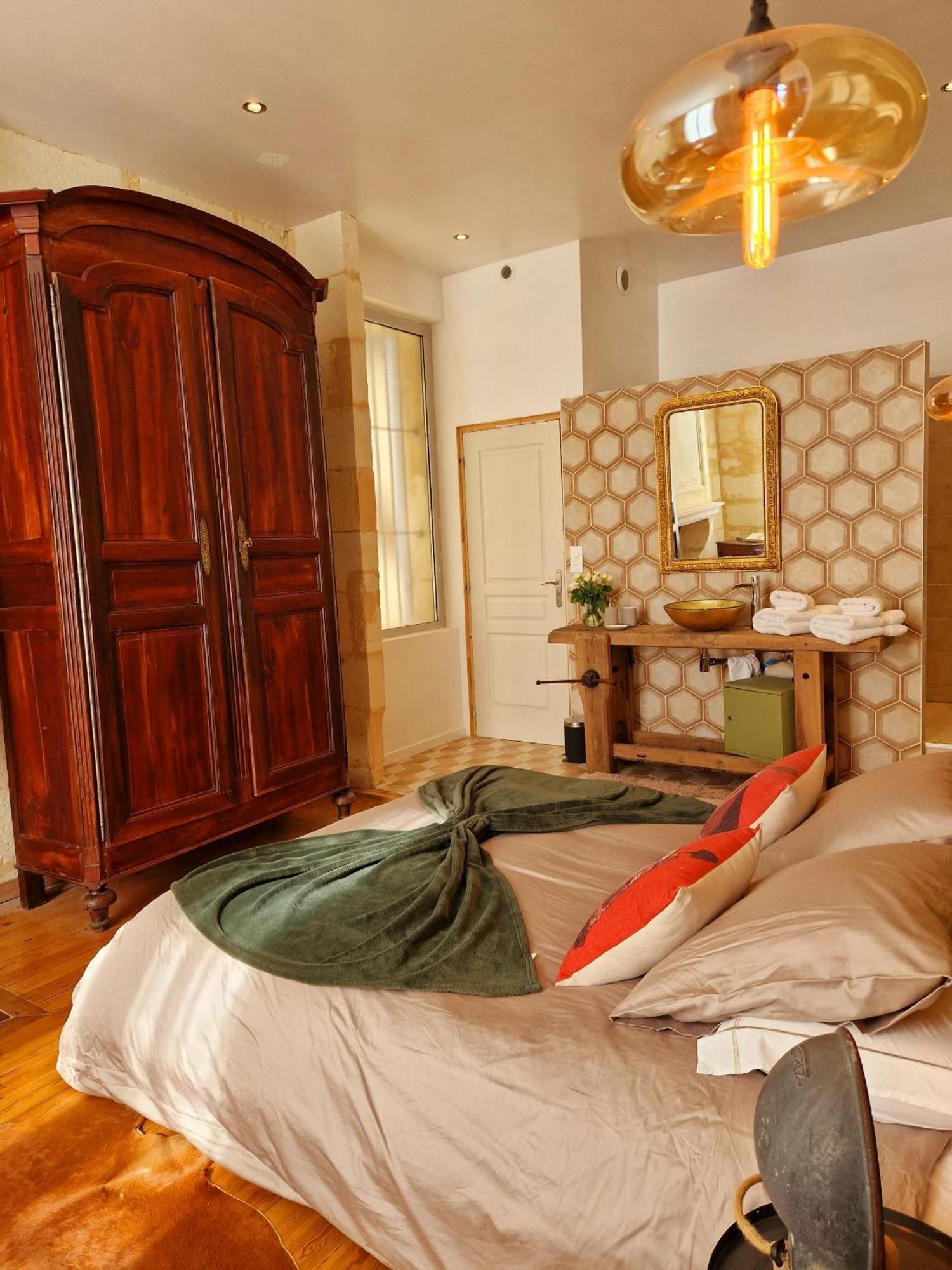 Chateau Tanesse De Tourny Bayon Szoba fotó
